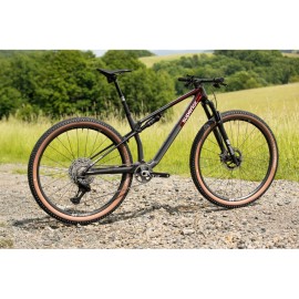 SUPERIOR XF 9.9 TEAM Red Carbon / Matte Carbon