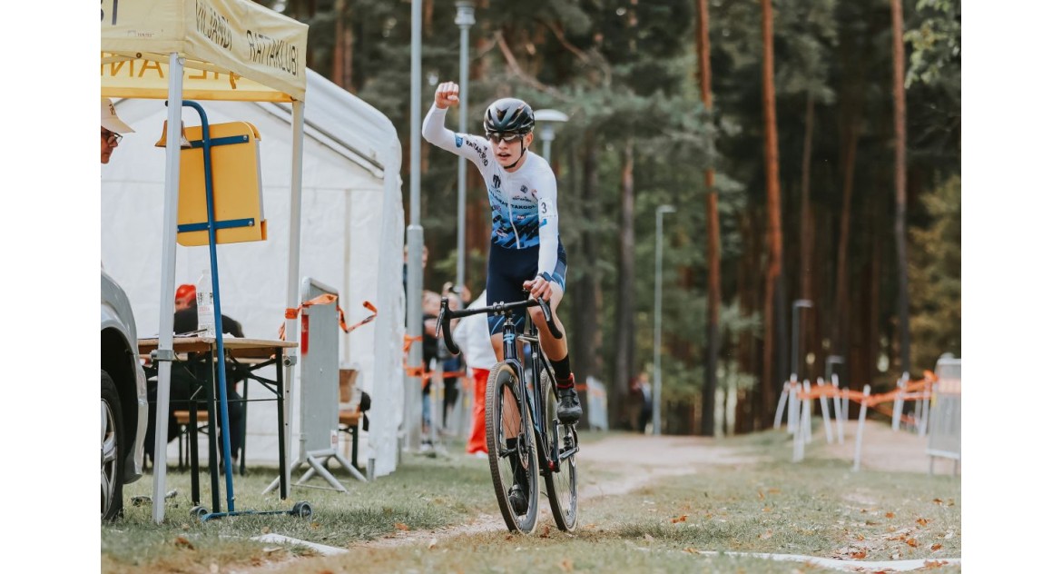 Cyclo-crossi sarja avaetapi võitsid Mäeuibo ja Sirvel